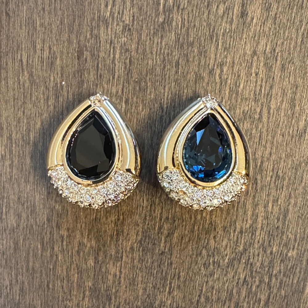 Vintage Swarovski Clip On Earrings Blue Black Crystal Teardrop Gold Tone